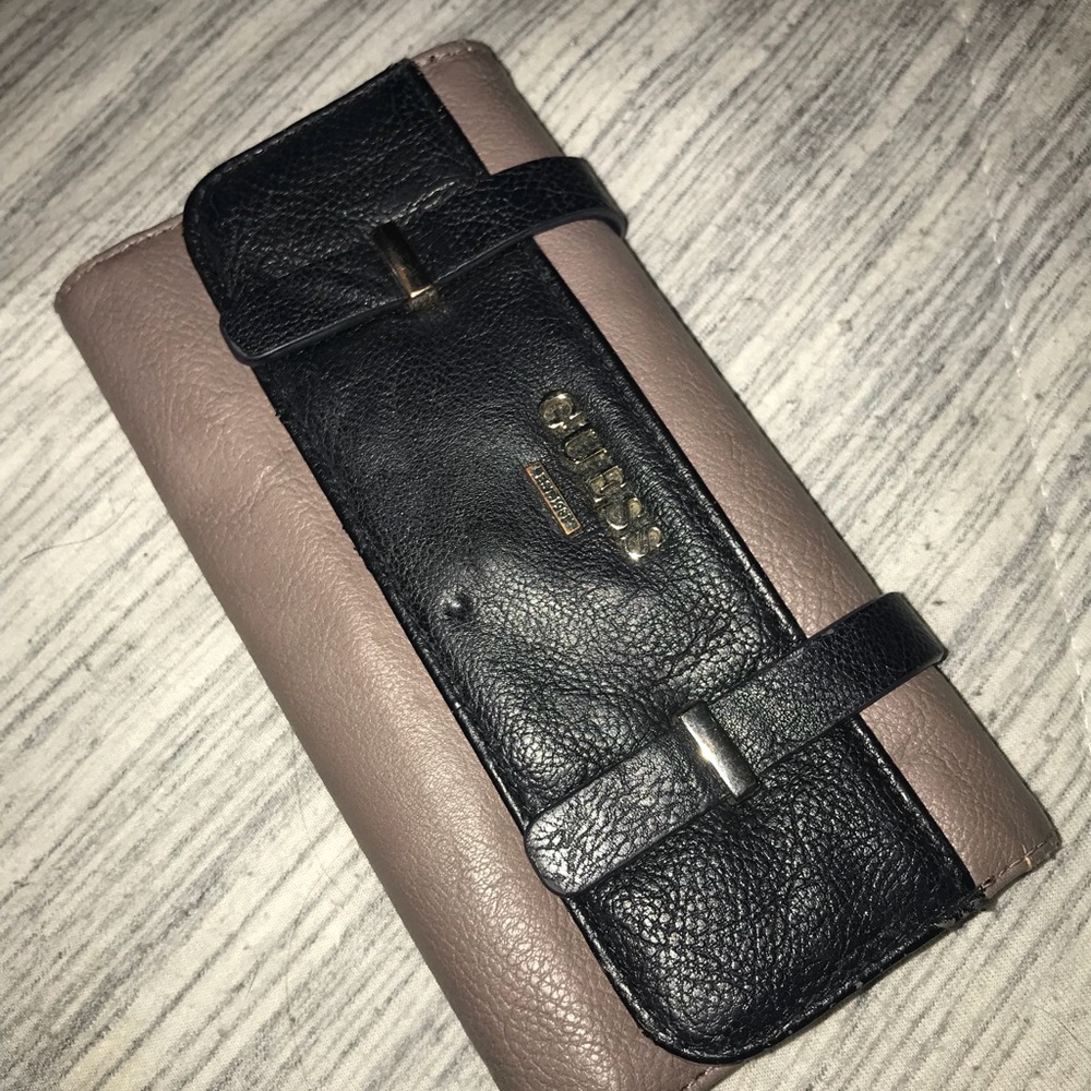 Guess wallet